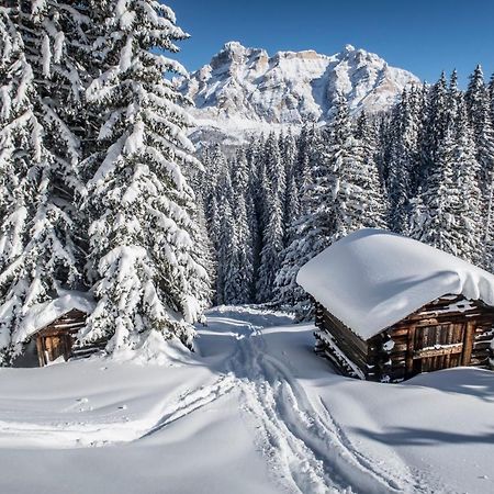 Hotel Conturines San Cassiano  Esterno foto