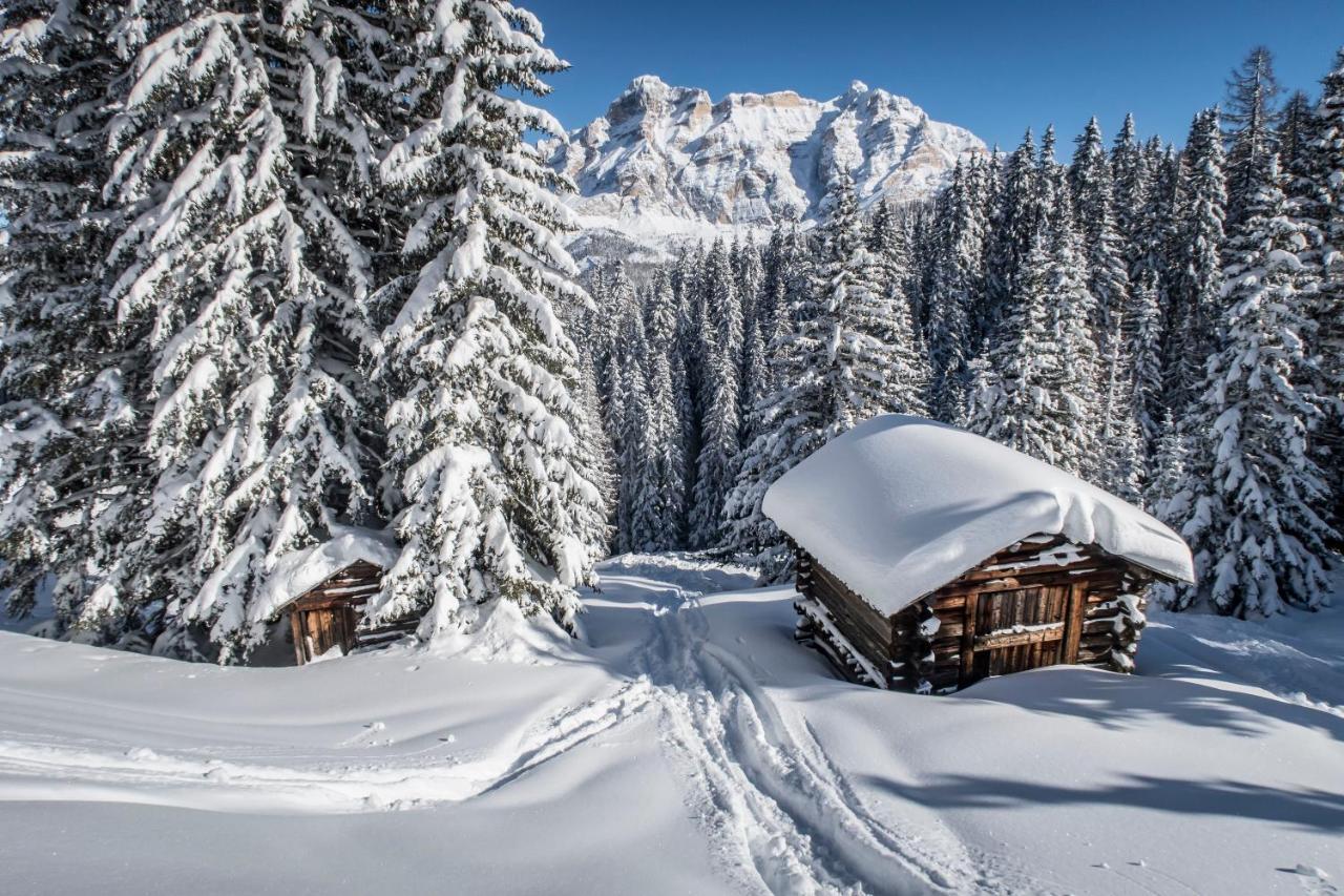 Hotel Conturines San Cassiano  Esterno foto