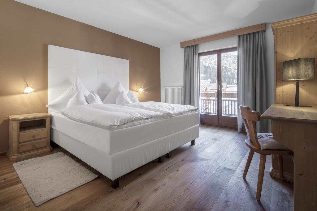 Hotel Conturines San Cassiano  Esterno foto